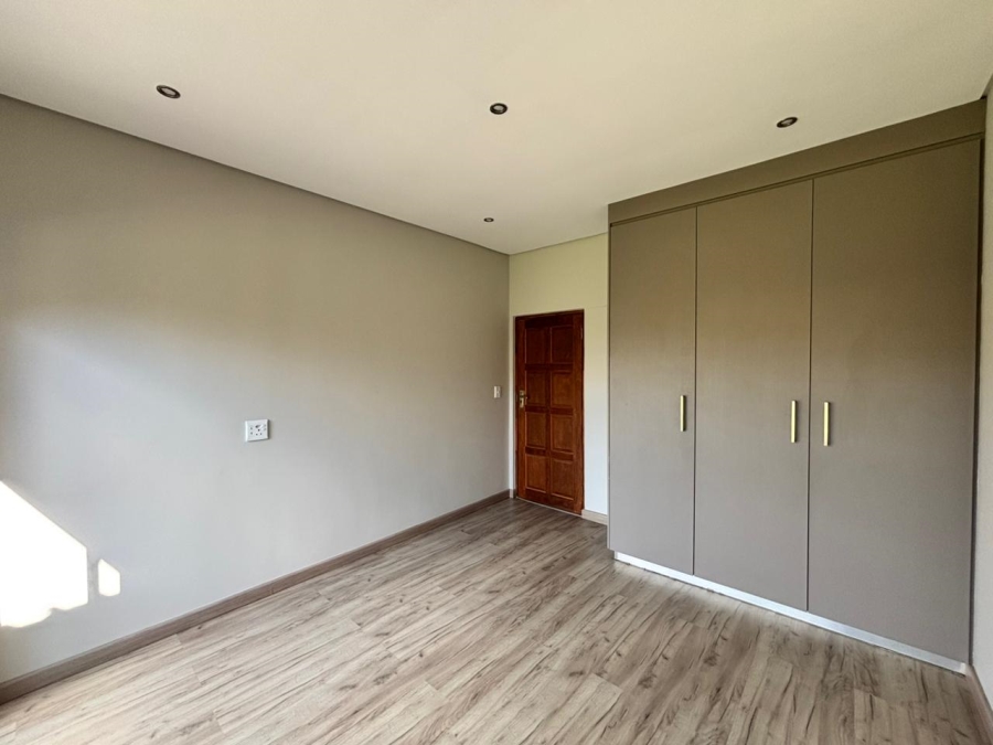 3 Bedroom Property for Sale in Van Der Hoff Park North West